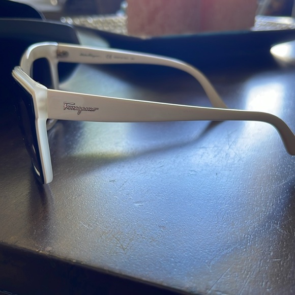 Salvatore Ferragamo Sunglasses - Picture 3 of 4